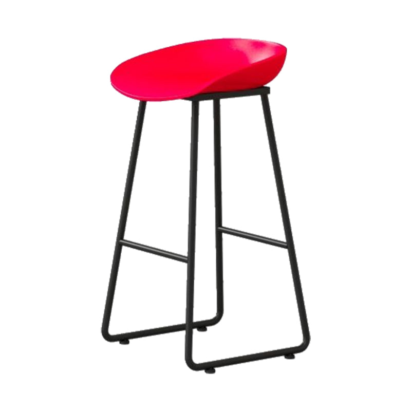 Moderner Thekenhocker ohne Armlehnen, Eisen-Haushalts-Barhocker mit Kunststoffsitz und Pedal