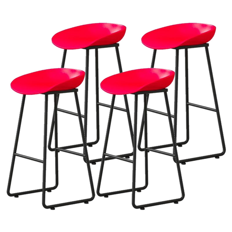 Moderner Thekenhocker ohne Armlehnen, Eisen-Haushalts-Barhocker mit Kunststoffsitz und Pedal