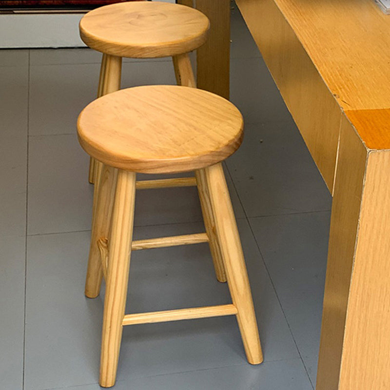 Moderner armloser Thekenhocker aus Holz, Restaurant-Barhocker mit Holzsitz und Pedal