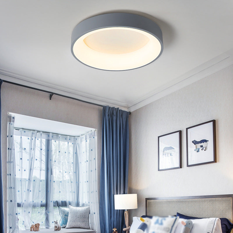 Metal Circle Ceiling Lighting Simplicity LED Flush Mount Ceiling Light Fixture