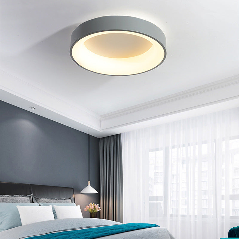 Metal Circle Ceiling Lighting Simplicity LED Flush Mount Ceiling Light Fixture
