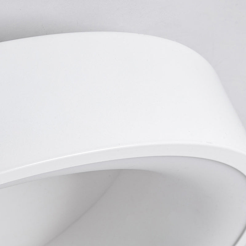 Metal Circle Ceiling Lighting Simplicity LED Flush Mount Ceiling Light Fixture