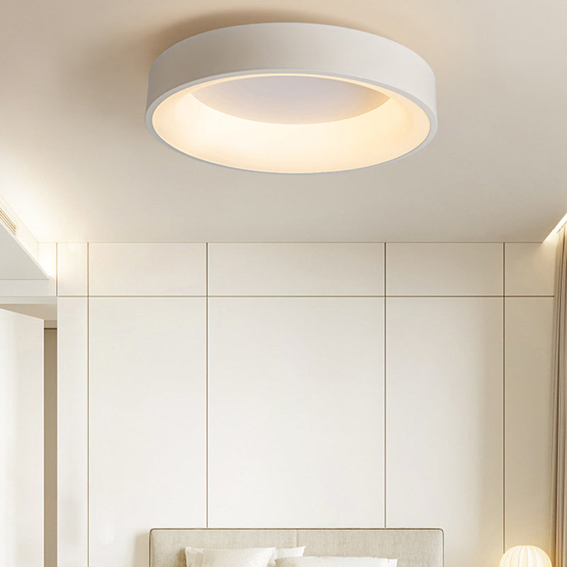 Metal Circle Ceiling Lighting Simplicity LED Flush Mount Ceiling Light Fixture