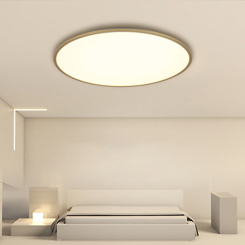 Runde Deckenleuchte aus Aluminium. Minimalistische LED-Deckenleuchte