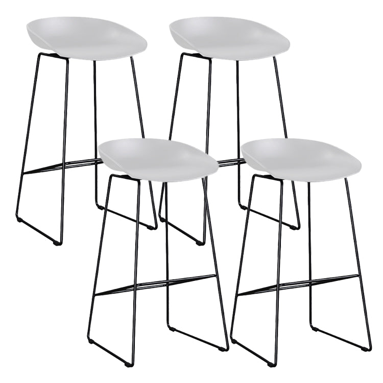 Modern Style Iron Bar Stool with Footrest Coffee Shop Casual Bar Stool