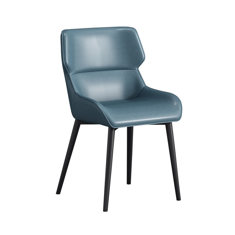 Silla de comedor moderna Parsons curvada de cuero con acabado mate