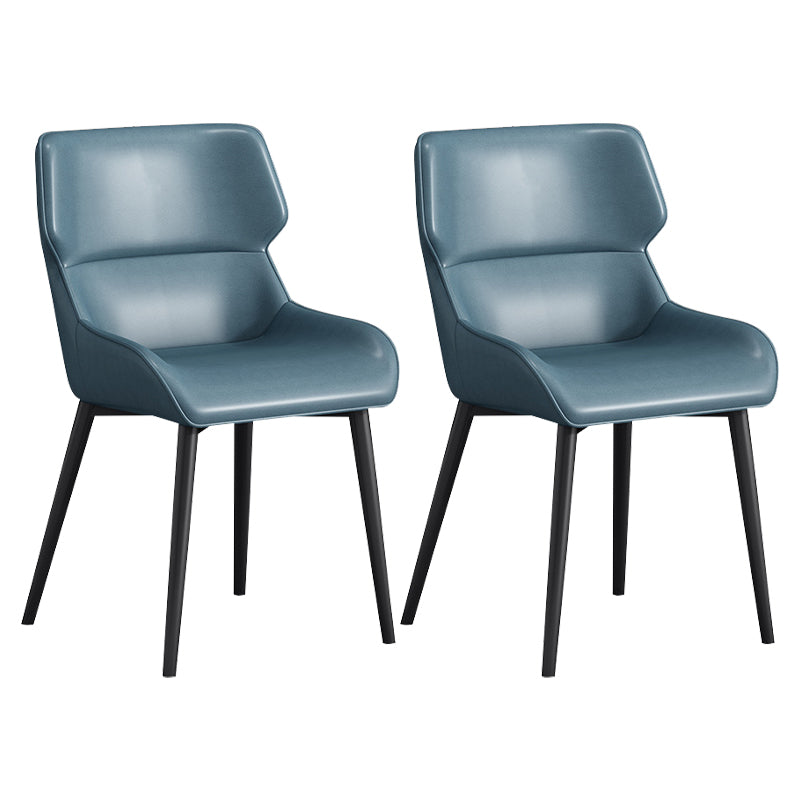 Silla de comedor moderna Parsons curvada de cuero con acabado mate