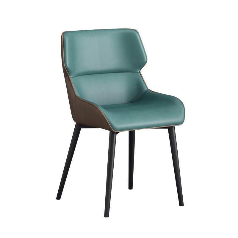 Silla de comedor moderna Parsons curvada de cuero con acabado mate