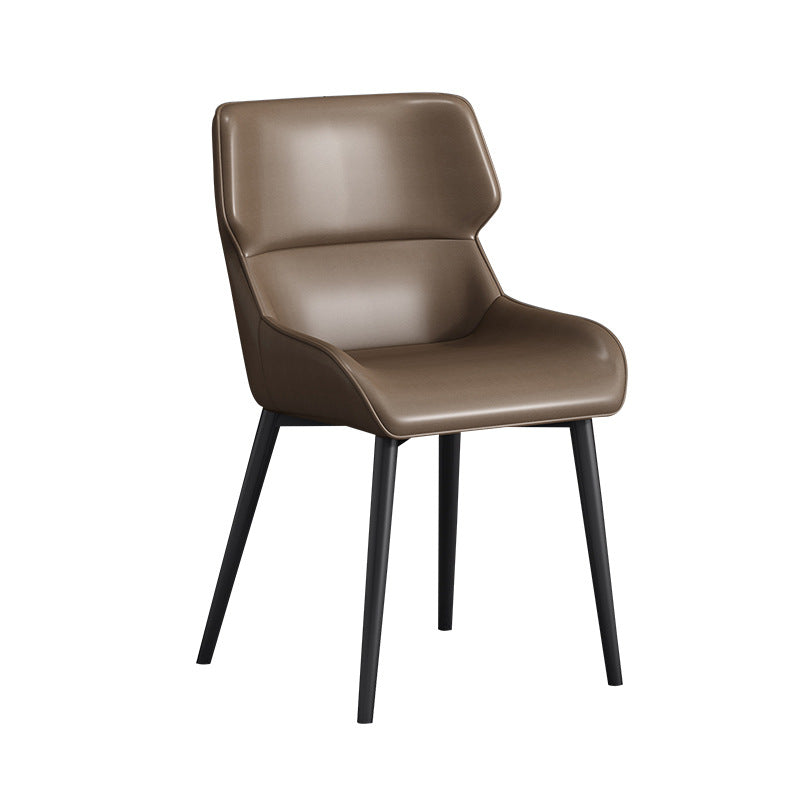 Silla de comedor moderna Parsons curvada de cuero con acabado mate