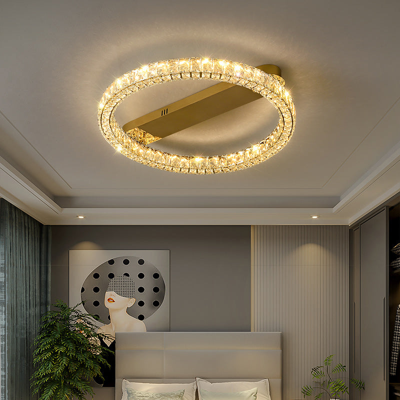 Moderne, runde Deckenleuchte aus Kristallglas in Gold für das Wohnzimmer