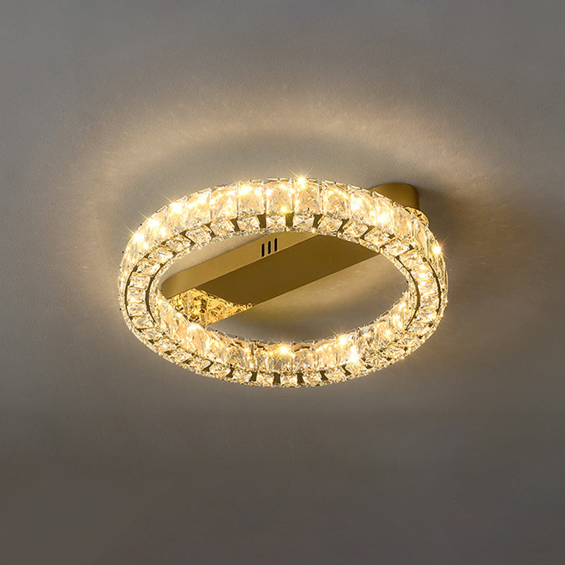 Moderne, runde Deckenleuchte aus Kristallglas in Gold für das Wohnzimmer