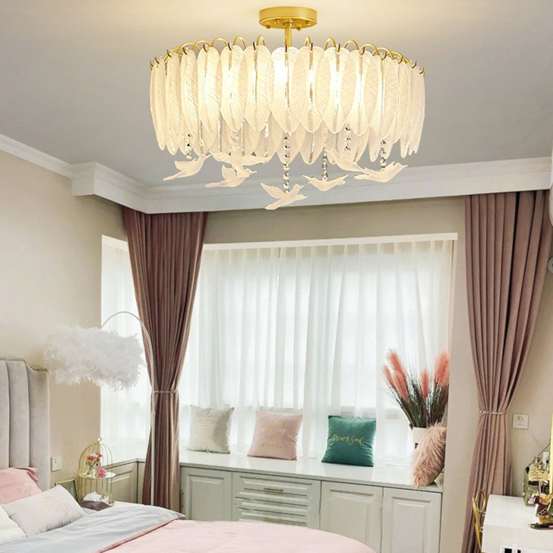 Luminaire monté au plafond en plumes simples, chambre à coucher en verre, proche du plafonnier en or