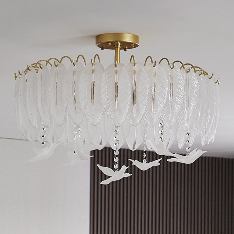 Luminaire monté au plafond en plumes simples, chambre à coucher en verre, proche du plafonnier en or