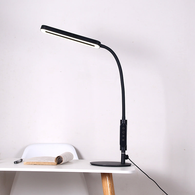 Lampe de table linéaire lampe moderne en métal.