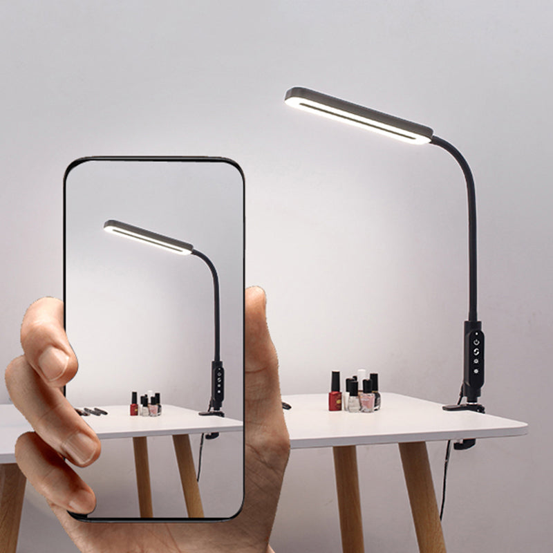 Lampe de table linéaire lampe moderne en métal.