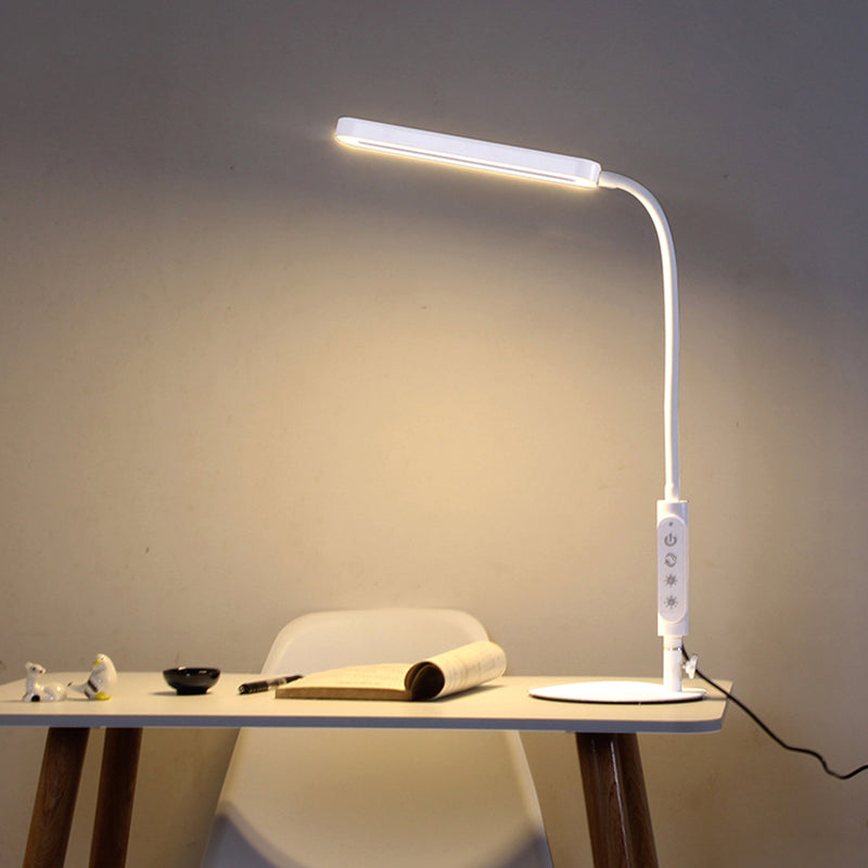 Lampe de table linéaire lampe moderne en métal.