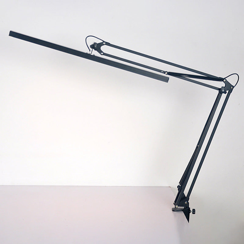 Moderne stijl lineaire nachttafellamp metaal 1 licht nachtkastje lamp in zwarte afwerking