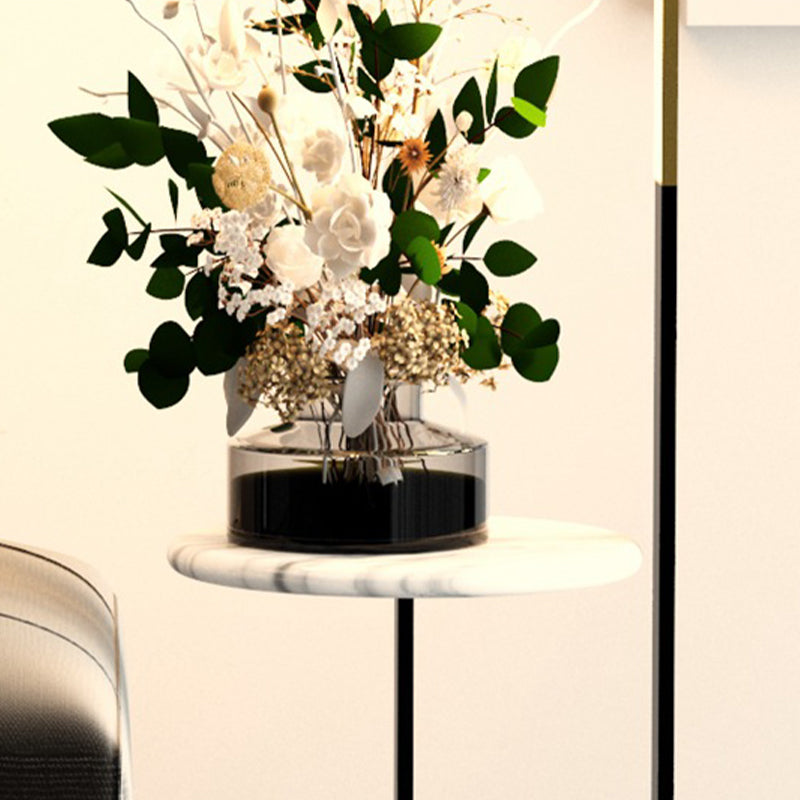 Luce di pavimento in metallo a forma lineare Stile moderno Luce a pavimento singolo montato