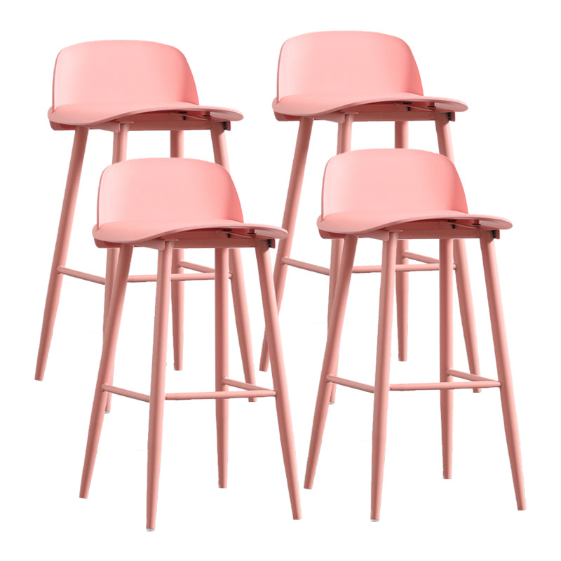 Taburete de bar de estilo industrial, asiento de PP, taburete con patas de metal para barra de cocina