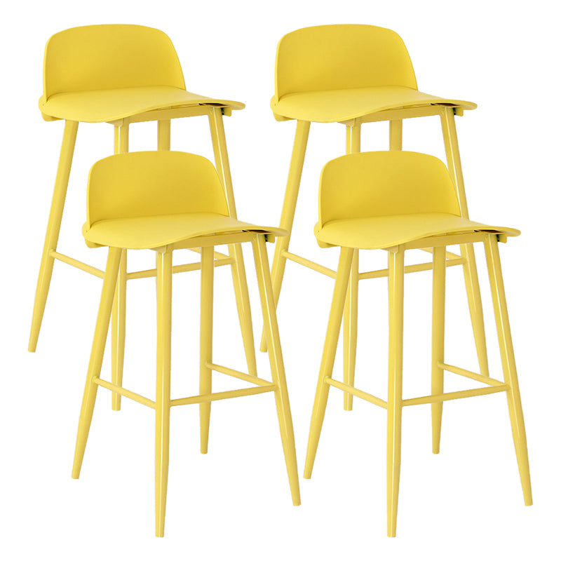 Taburete de bar de estilo industrial, asiento de PP, taburete con patas de metal para barra de cocina
