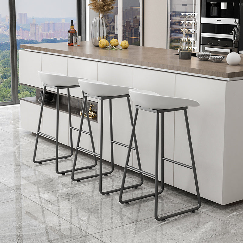 Modern Armless Backrest Counter Stool Iron Kitchen Bar Stool with Plastic Seat