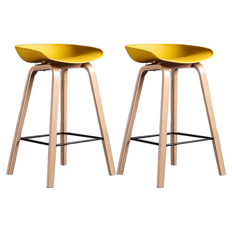 Taburete de bar de madera maciza de estilo moderno con reposapiés, taburete de bar elegante con respaldo bajo