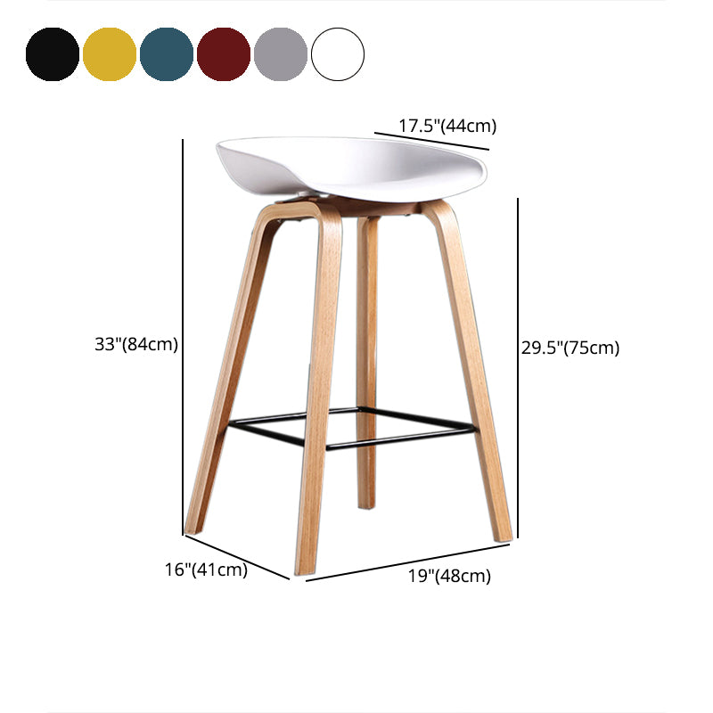 Taburete de bar de madera maciza de estilo moderno con reposapiés, taburete de bar elegante con respaldo bajo