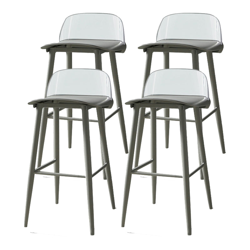 Taburete de asiento de pp de estilo industrial con patas de hierro para barra de cocina