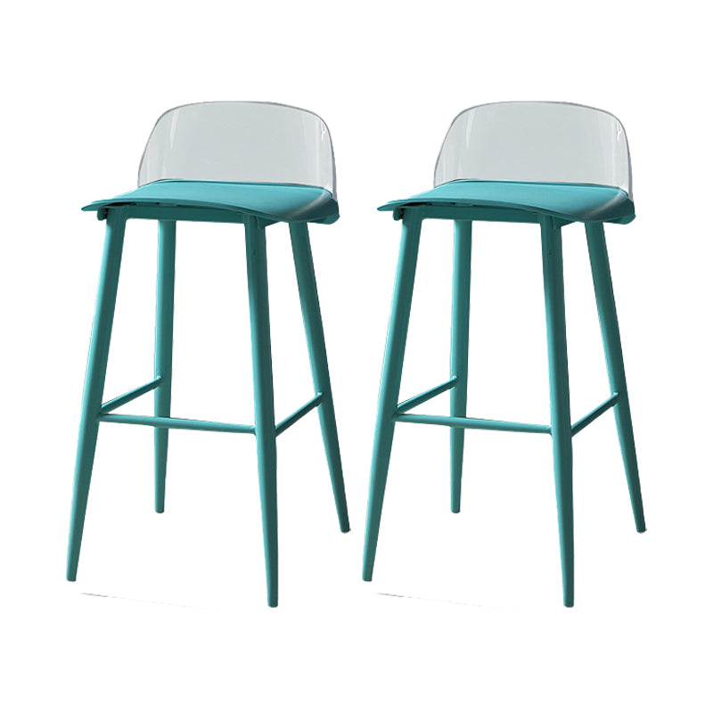 Taburete de asiento de pp de estilo industrial con patas de hierro para barra de cocina