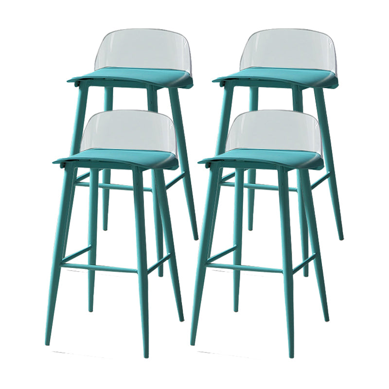 Taburete de asiento de pp de estilo industrial con patas de hierro para barra de cocina