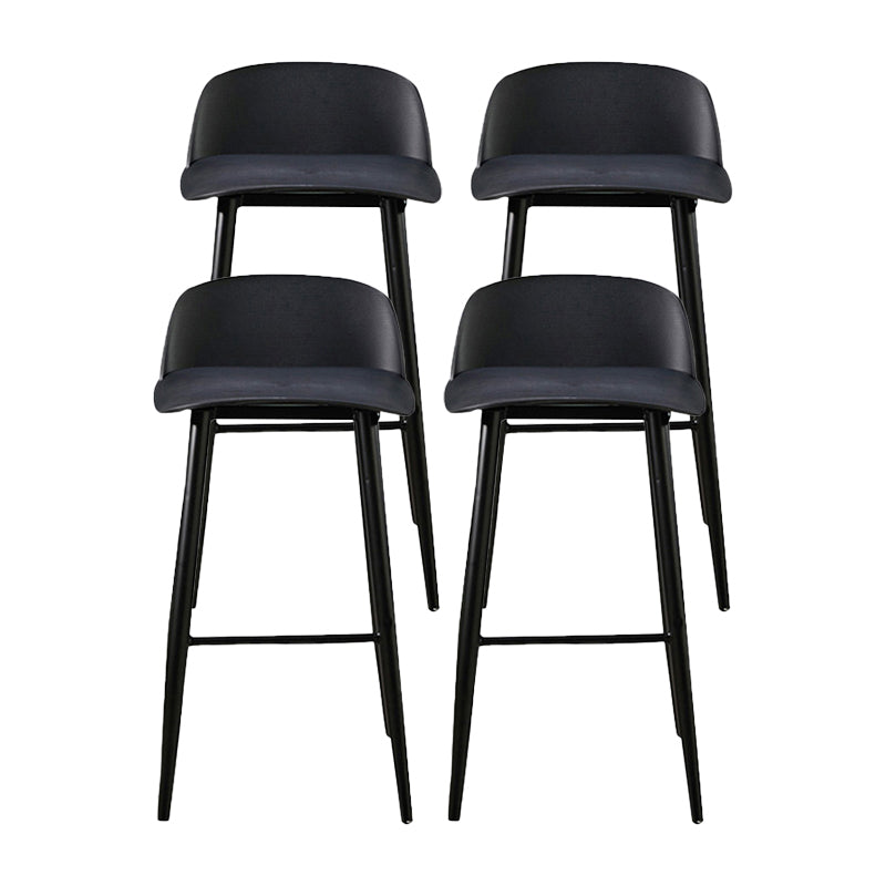 Taburete de asiento de pp de estilo industrial con patas de hierro para barra de cocina