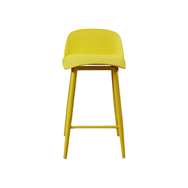 Taburete de asiento de pp de estilo industrial con patas de hierro para barra de cocina