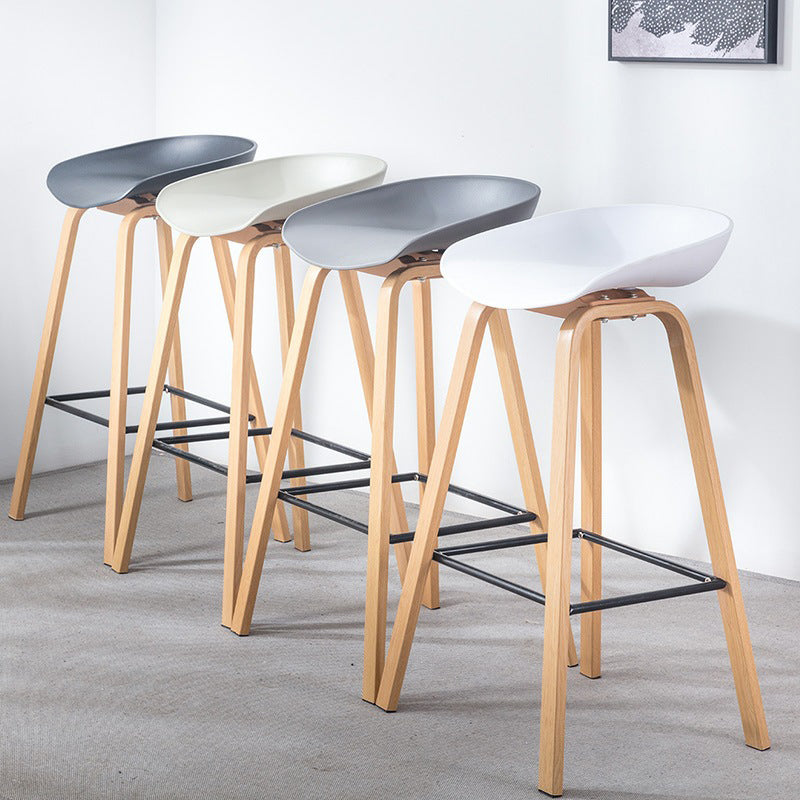 Moderner Stuhl mit Massivholz -Bar mit Fußstütze mit einem Bistro -Bistro -Hocker von Fußstützen 30 Zoll
