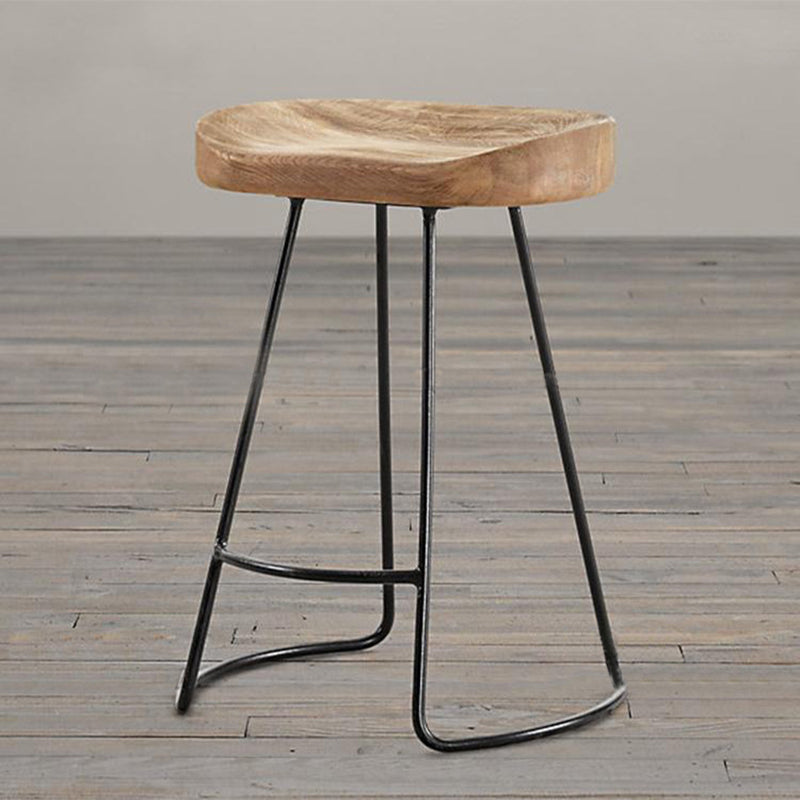 Barhocker aus Eisen im modernen Stil mit Fußstütze, lässiger Barhocker für die Küche
