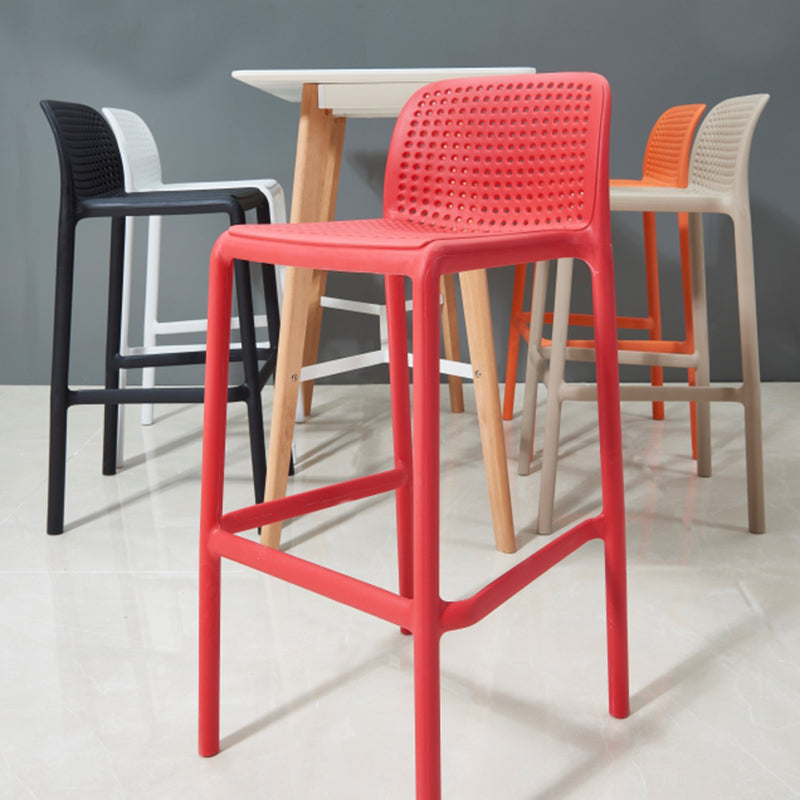 Sgabello da bar in plastica moderno sgabello da banco posteriore senza braccio con sedile di plastica e pedale