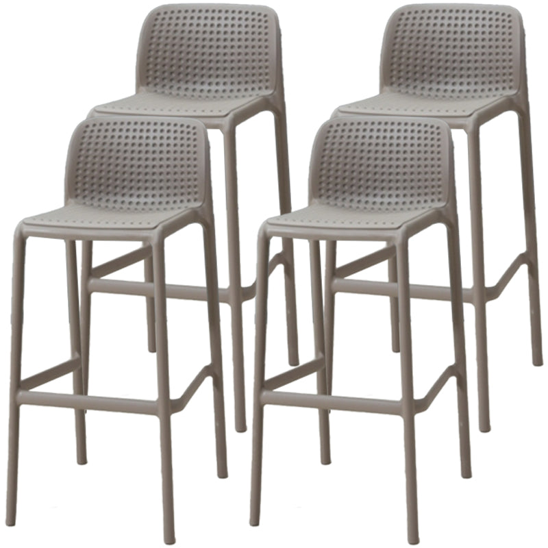 Sgabello da bar in plastica moderno sgabello da banco posteriore senza braccio con sedile di plastica e pedale