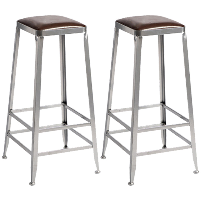 Taburete de bar moderno sin brazos, de hierro, para restaurante, con cojín y pedal de cuero