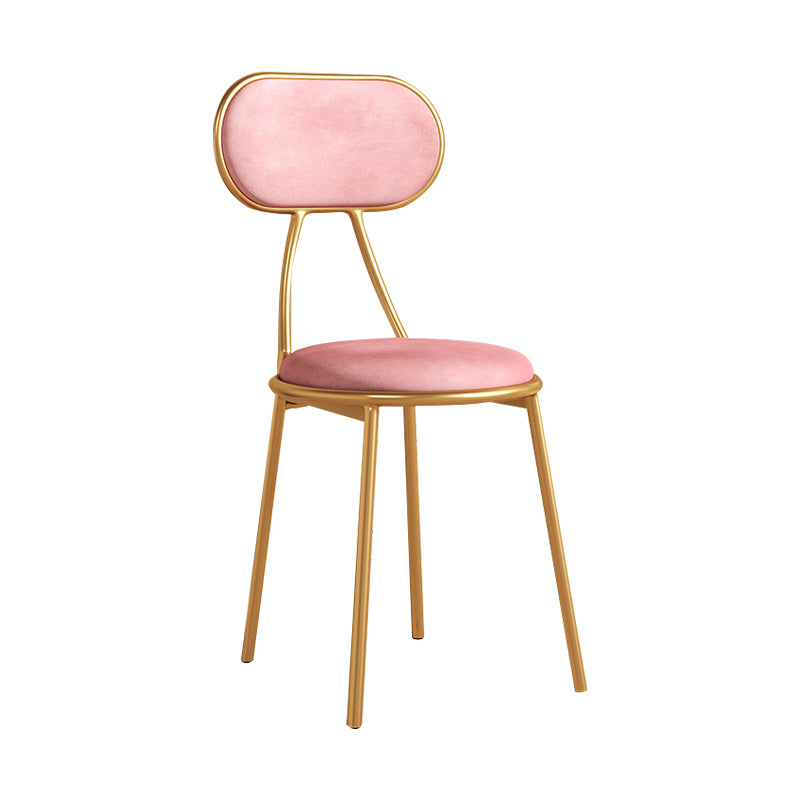 Silla lateral tapizada de diseño nórdico con respaldo abierto
