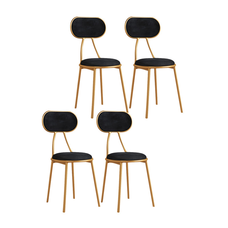 Silla lateral tapizada de diseño nórdico con respaldo abierto