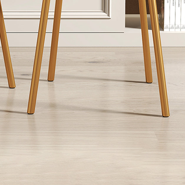 Silla lateral tapizada de diseño nórdico con respaldo abierto