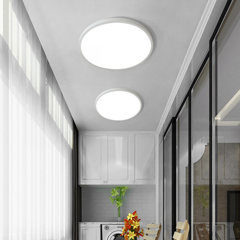 Modern Round Flush Light Fixtures Metal 1 Light Flush Mount Ceiling Fixture