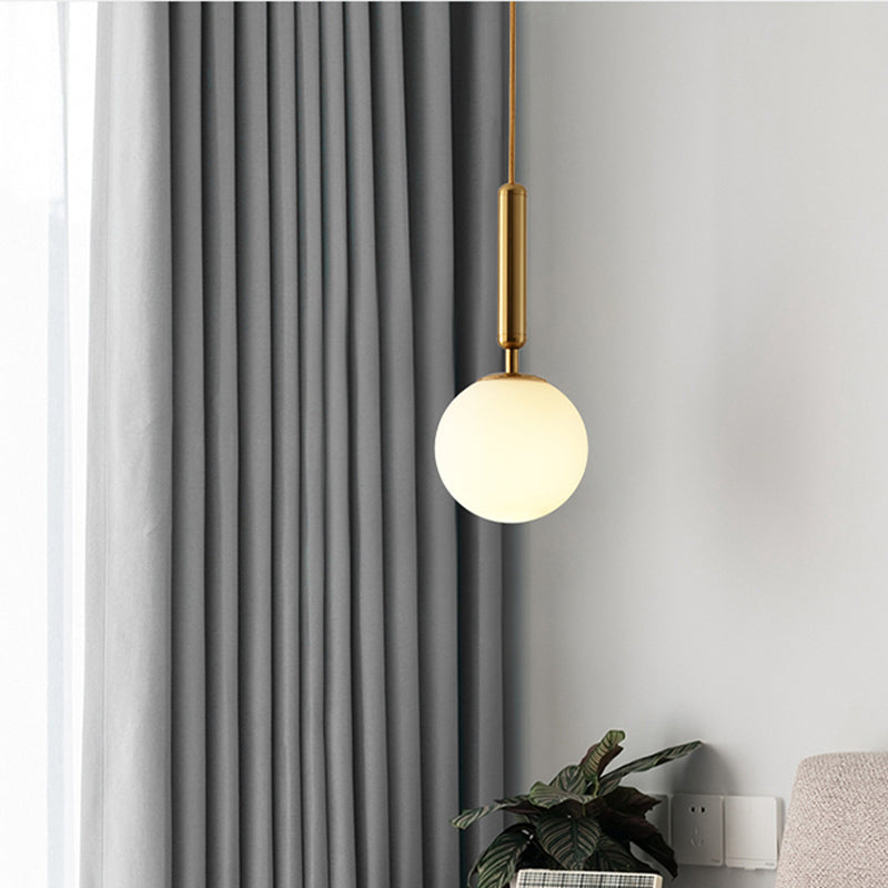 Forme sphérique Éclairage suspendu en verre de style moderne 1 lampe suspendue légère pour le salon