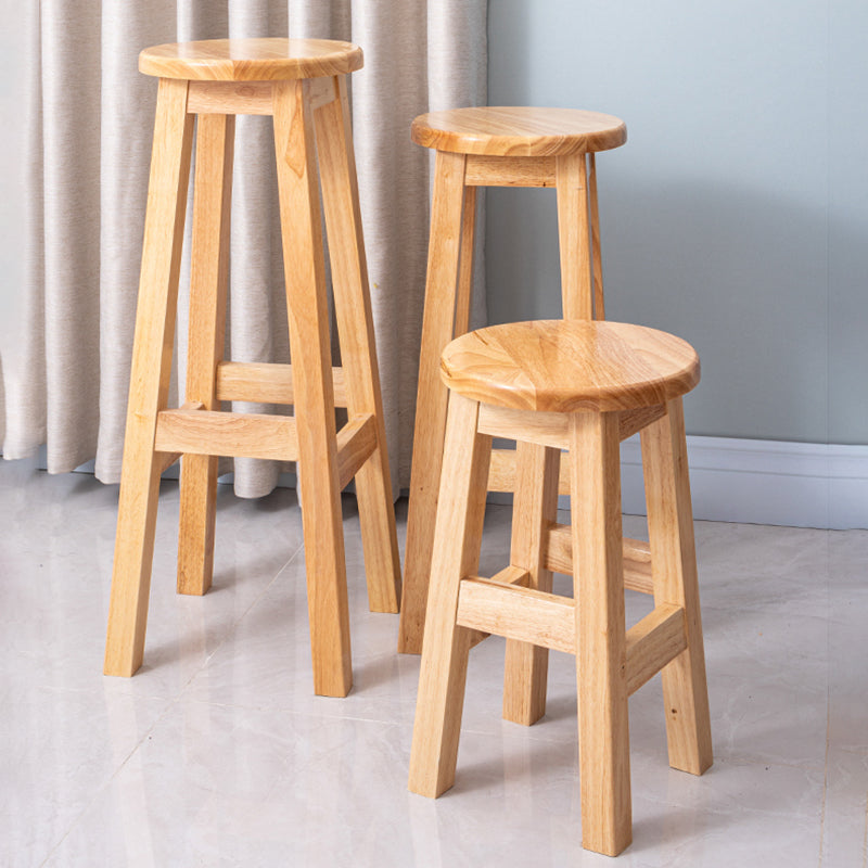 Taburete contemporáneo de barra de goma taburete de bar de interior con asiento de madera y reposapiés