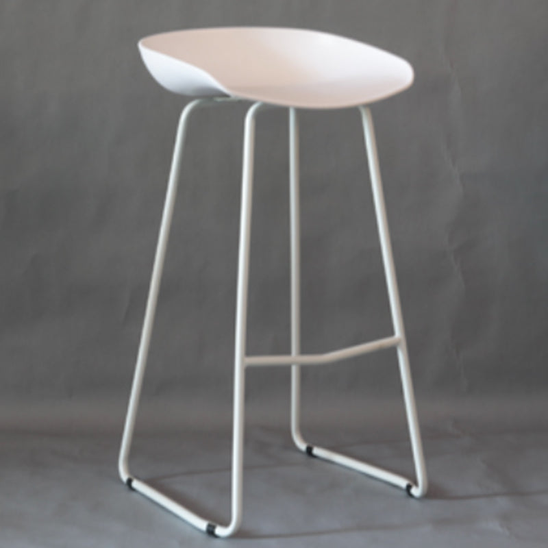 Modern Armless Backrest Counter Stool Iron Bar Stool with Plastic Seat