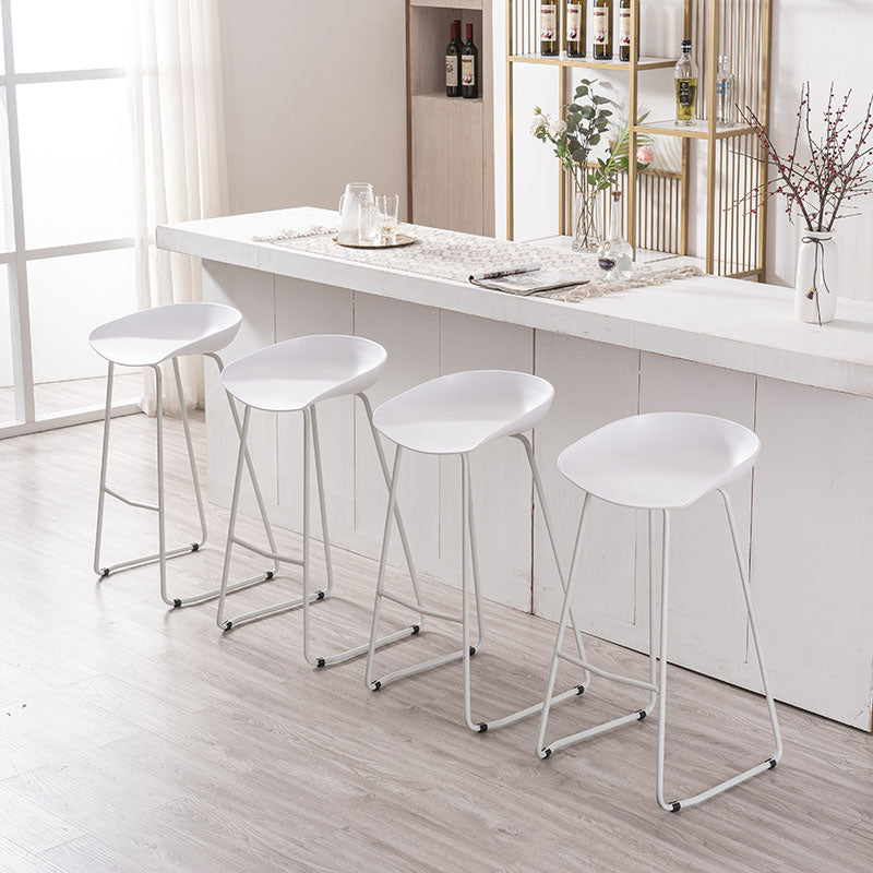 Modern Armless Backrest Counter Stool Iron Bar Stool with Plastic Seat