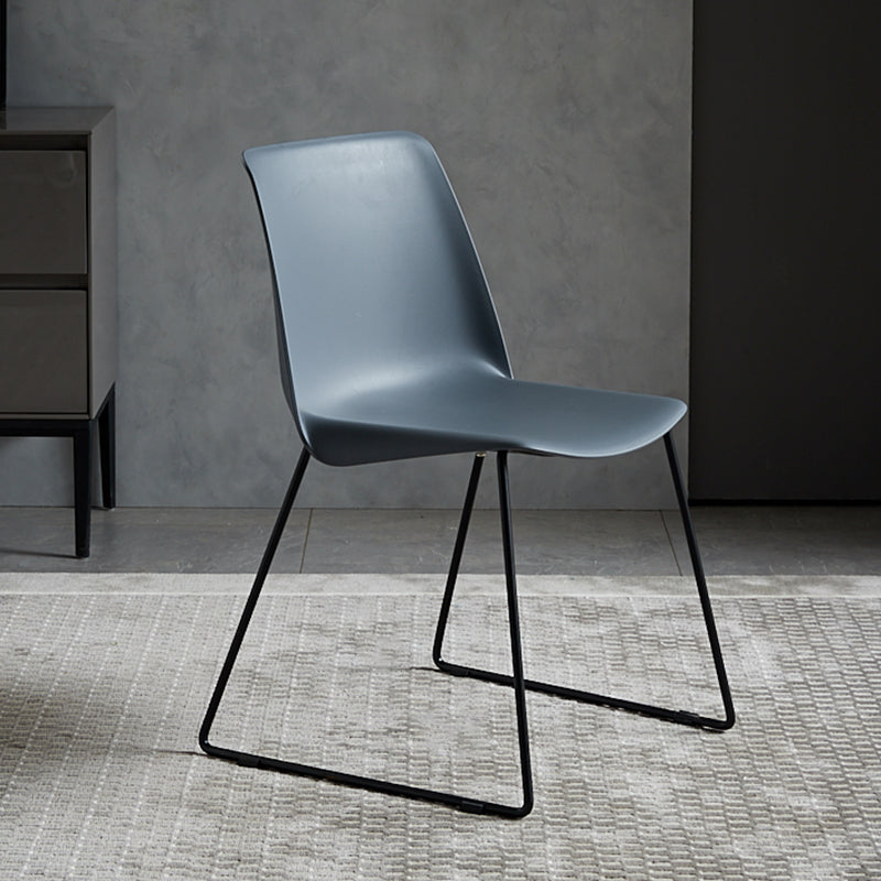 Sedia in stile contemporaneo sedia laterale senza braccio con zampe metalliche