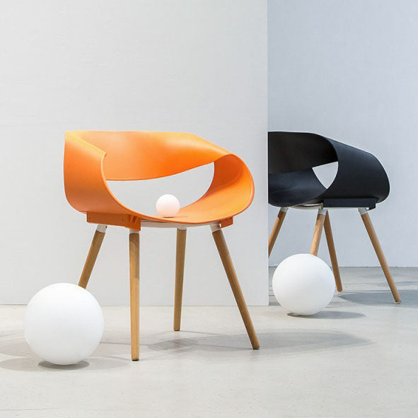 Silla de comedor plástica con respaldo abierto de haya moderna con acabado mate