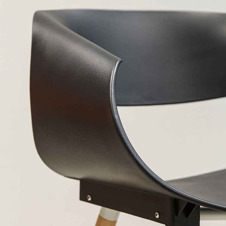 Silla de comedor plástica con respaldo abierto de haya moderna con acabado mate