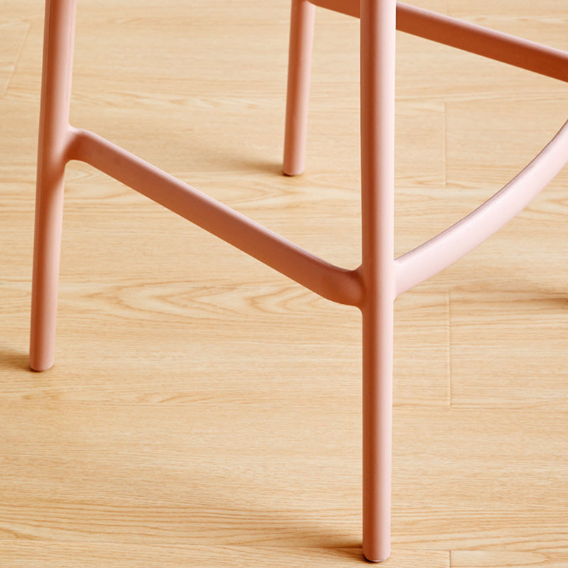Taburete de bar de plástico de estilo moderno con reposapiés y taburete de bar simple para sala de estar con respaldo bajo