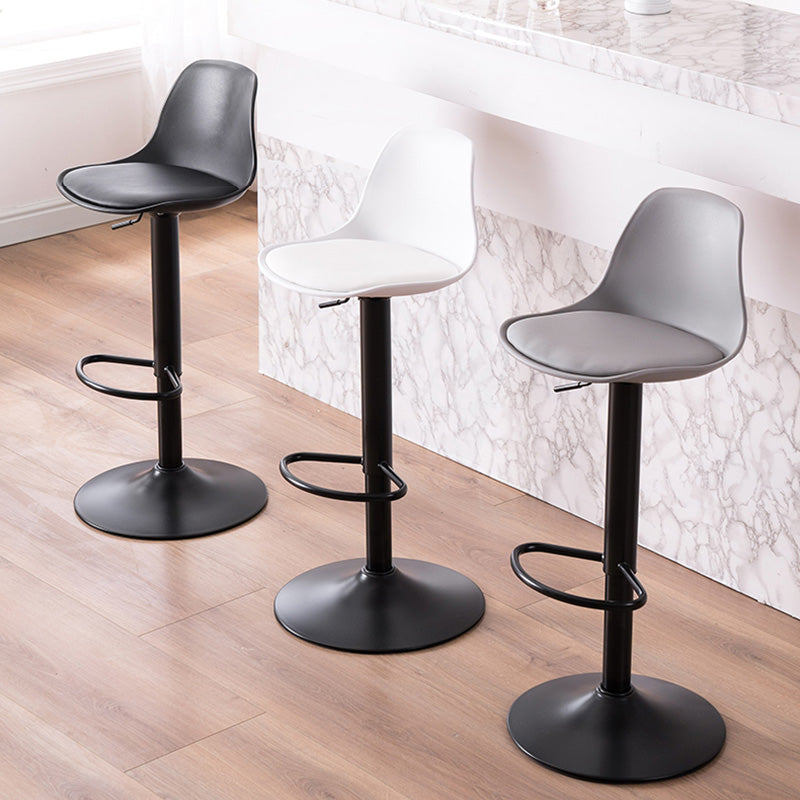 Barhocker im Industriestil mit Metallbeinen, Schalensitz für Thekenbar